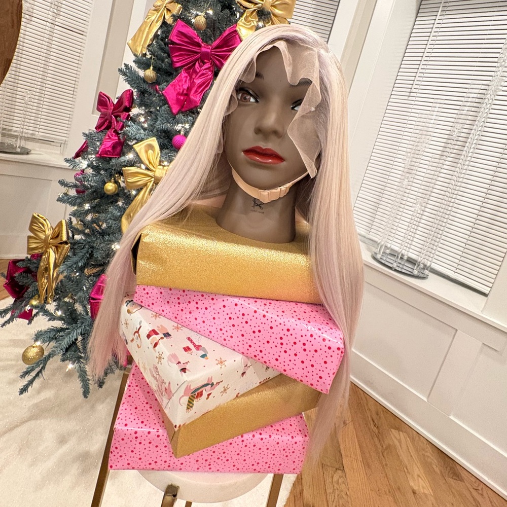 100% Human Hair, 24”, 200% density, silver color, 13x4 transparent lace frontal